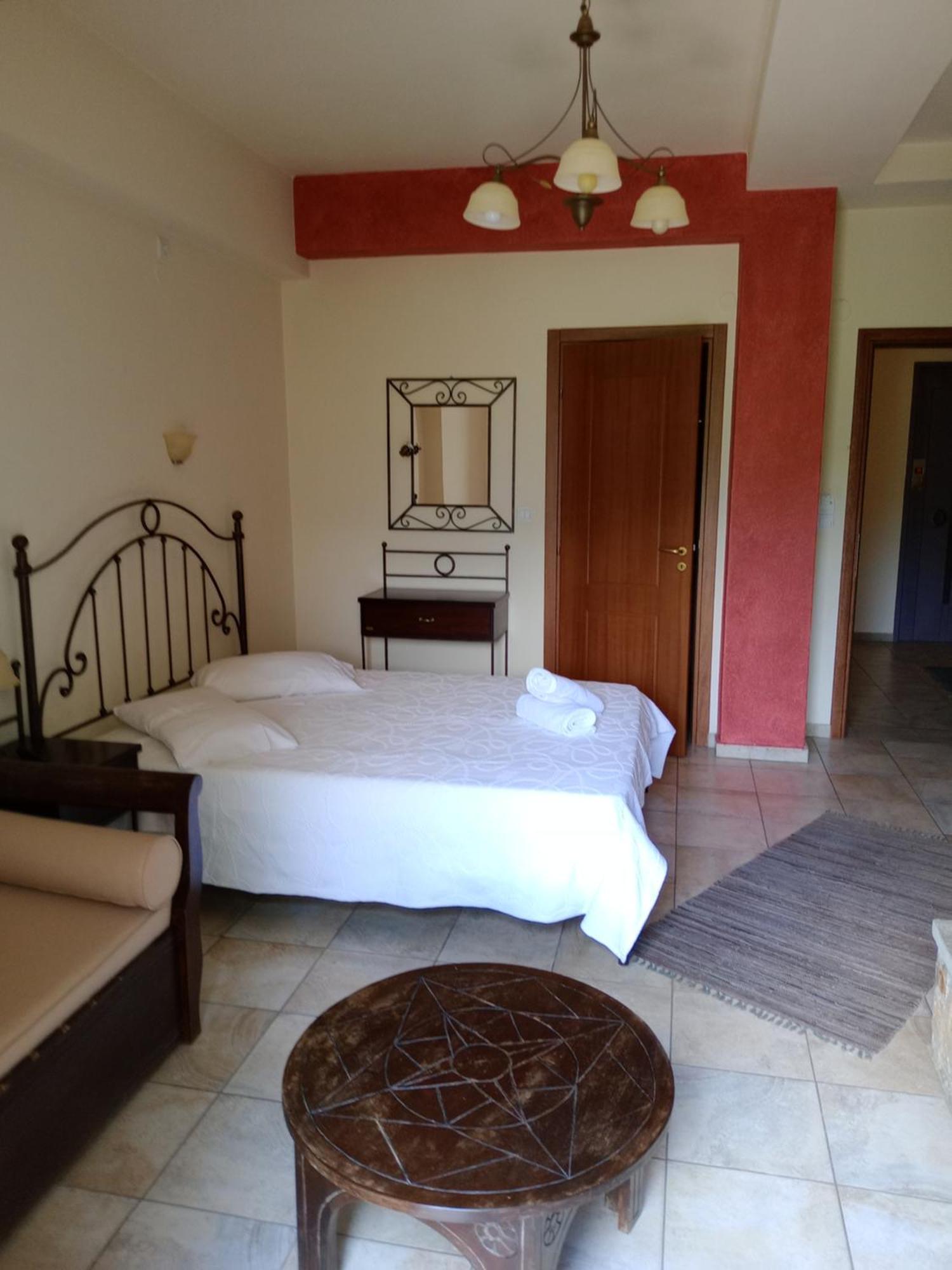 Áyios Dhimítrios Hotel Erotas מראה חיצוני תמונה
