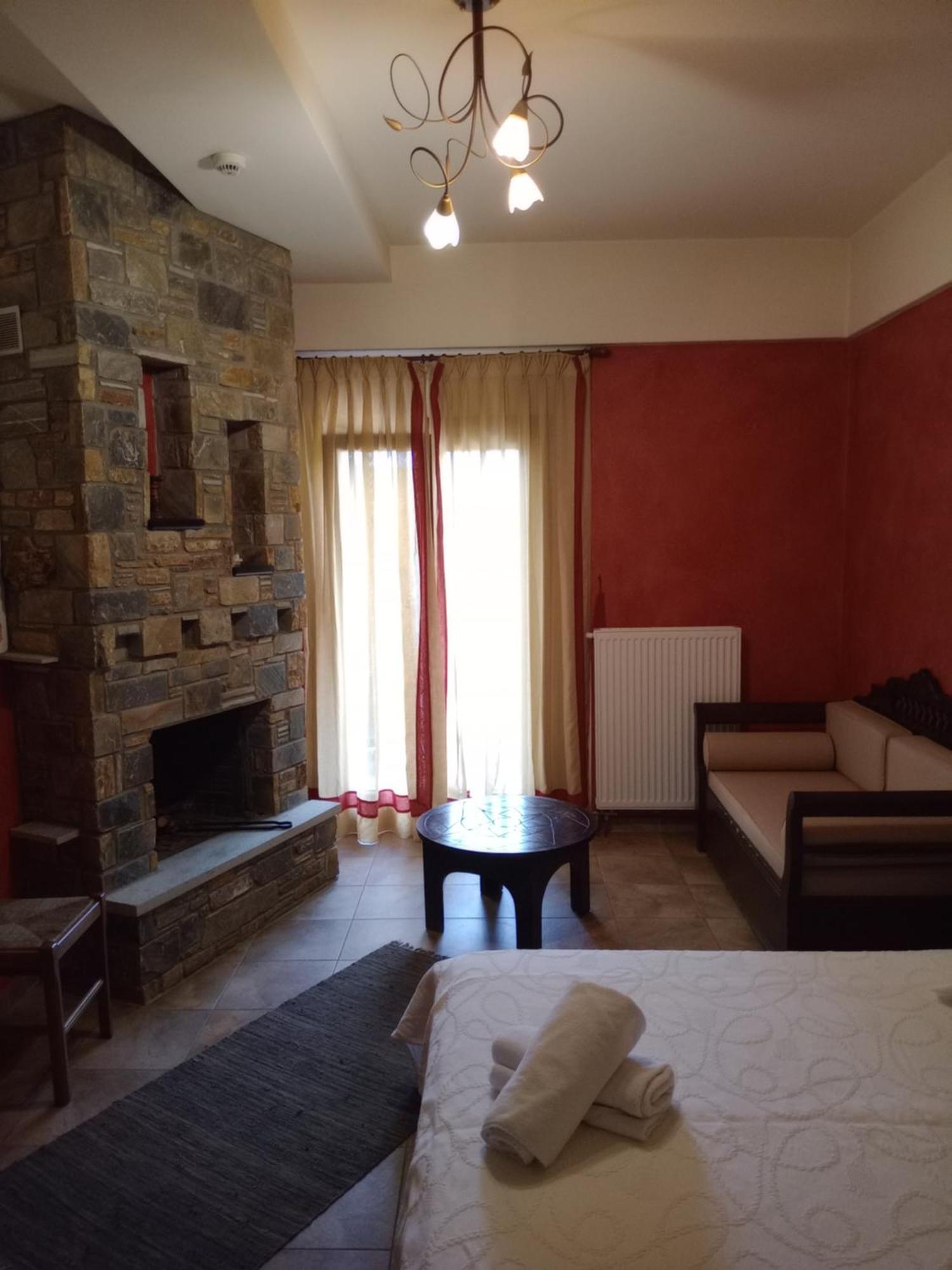 Áyios Dhimítrios Hotel Erotas מראה חיצוני תמונה