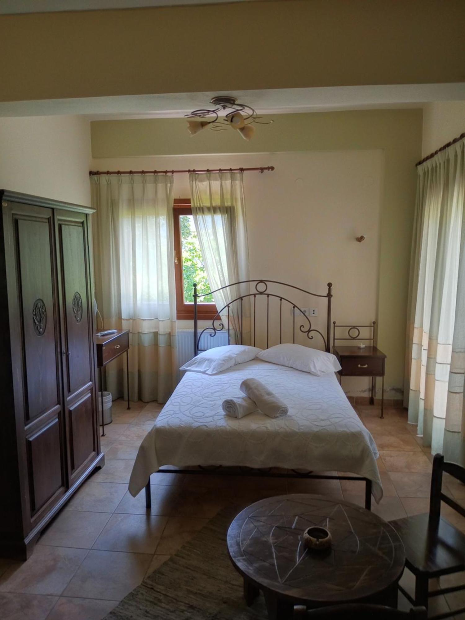 Áyios Dhimítrios Hotel Erotas מראה חיצוני תמונה