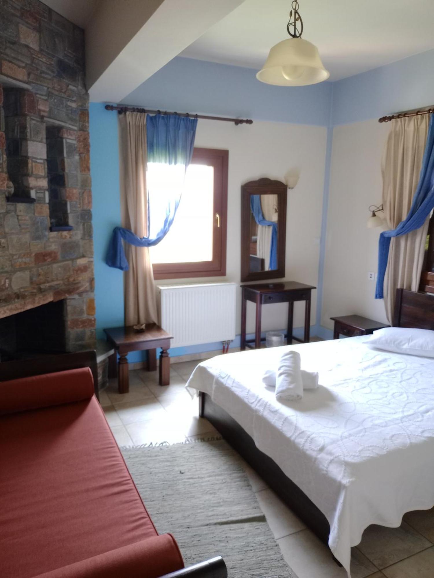 Áyios Dhimítrios Hotel Erotas מראה חיצוני תמונה