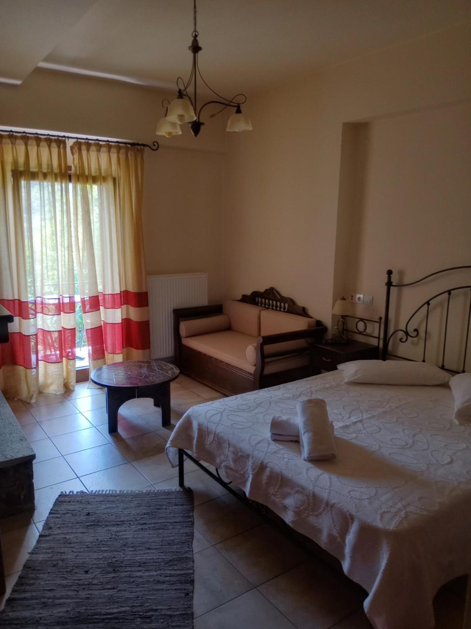 Áyios Dhimítrios Hotel Erotas מראה חיצוני תמונה