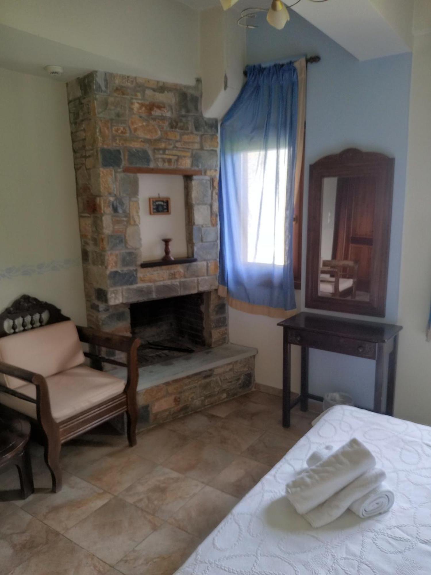 Áyios Dhimítrios Hotel Erotas מראה חיצוני תמונה